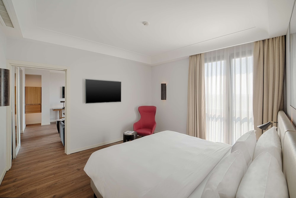 Radisson Blu Hotel, Milan — Hotel rooms in Milan, Lombardy