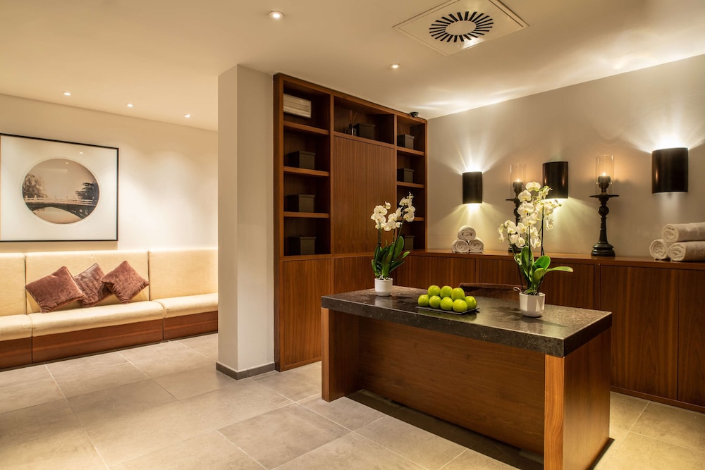 Radisson Blu Hotel, Milan — Hotel rooms in Milan, Lombardy