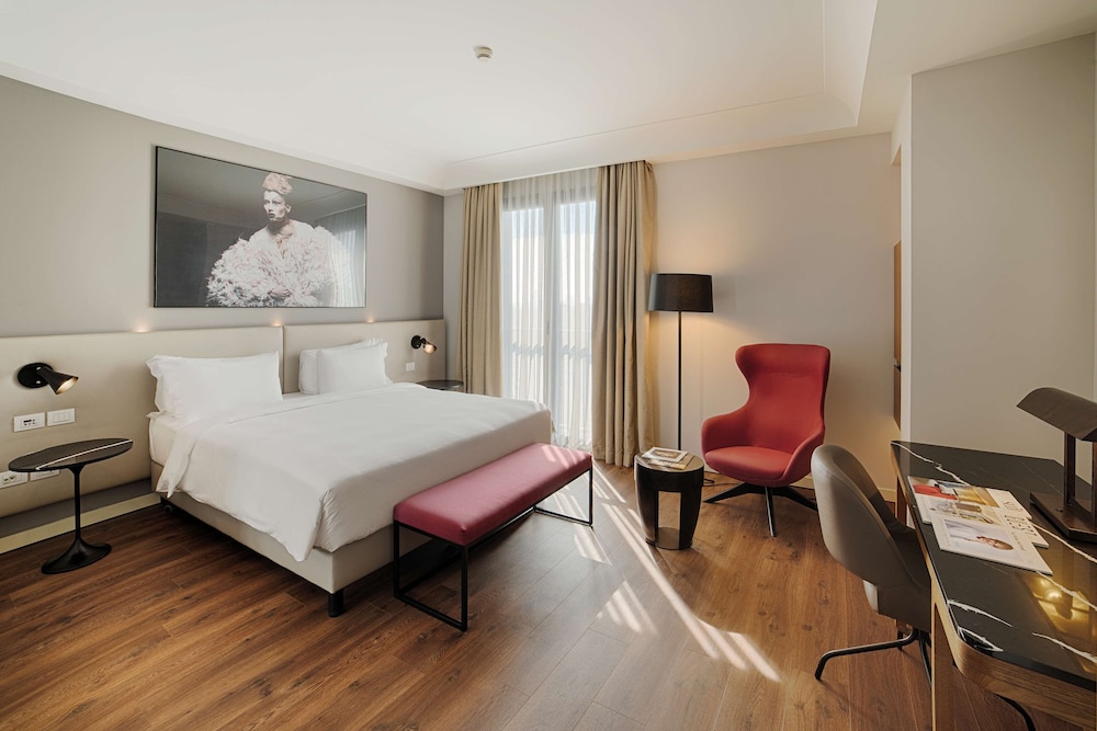 Radisson Blu Hotel, Milan — Hotel rooms in Milan, Lombardy