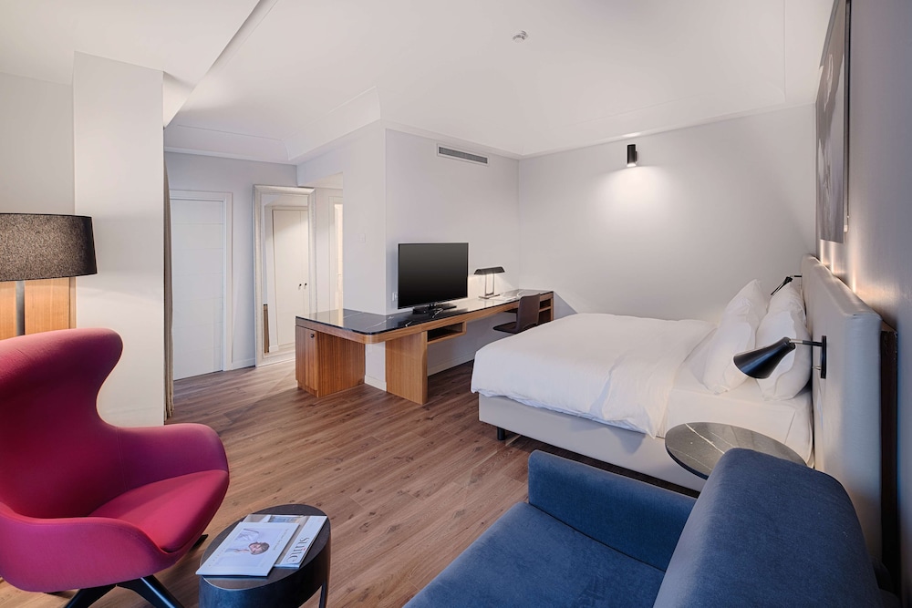 Radisson Blu Hotel, Milan — Hotel rooms in Milan, Lombardy