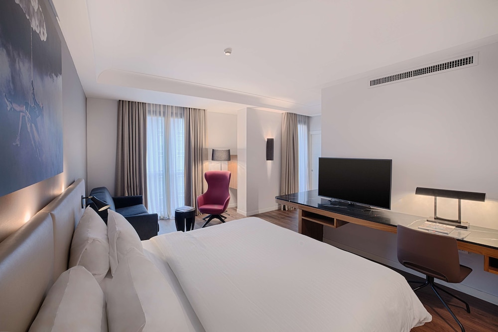 Radisson Blu Hotel, Milan — Hotel rooms in Milan, Lombardy