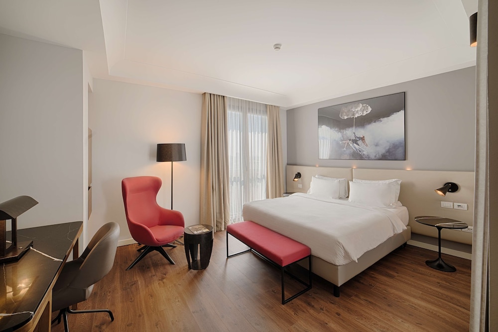Radisson Blu Hotel, Milan — Hotel rooms in Milan, Lombardy