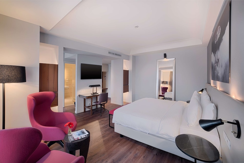 Radisson Blu Hotel, Milan — Hotel rooms in Milan, Lombardy