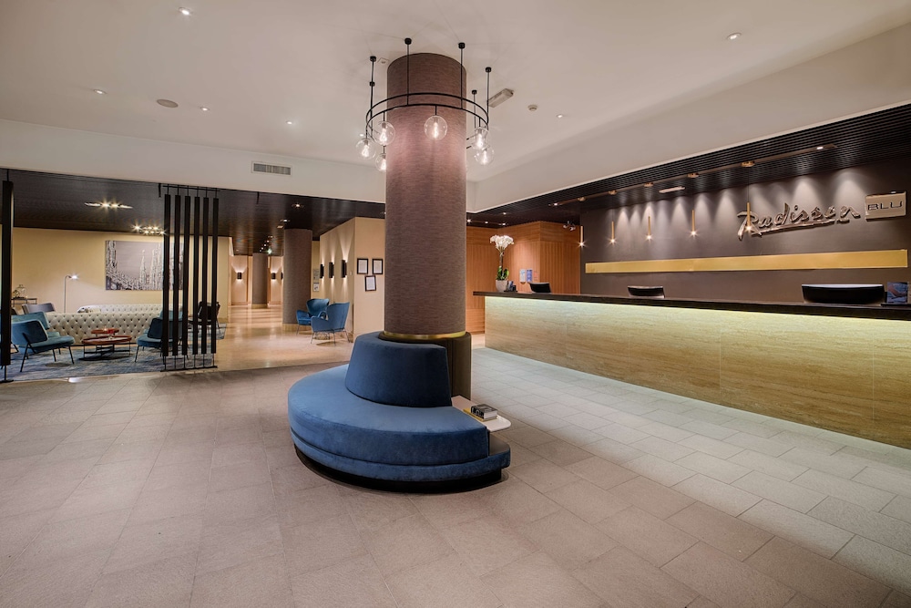 Radisson Blu Hotel, Milan — Hotel building in Milan, Lombardy