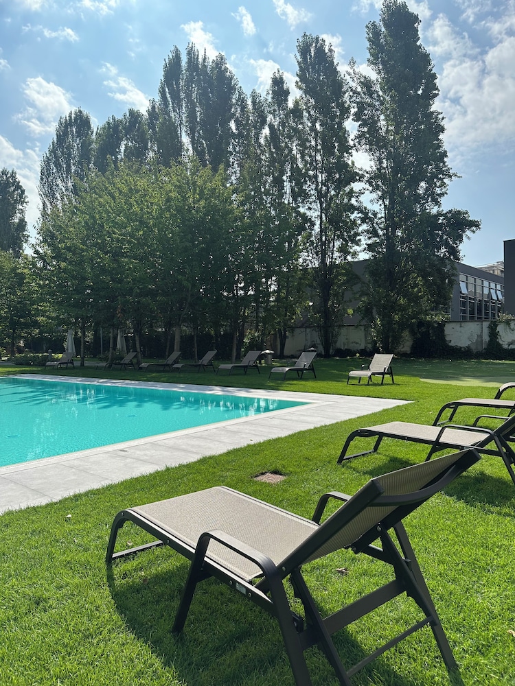Crowne Plaza Milan Nolo by IHG — Swimming pool in Milan, Lombardy