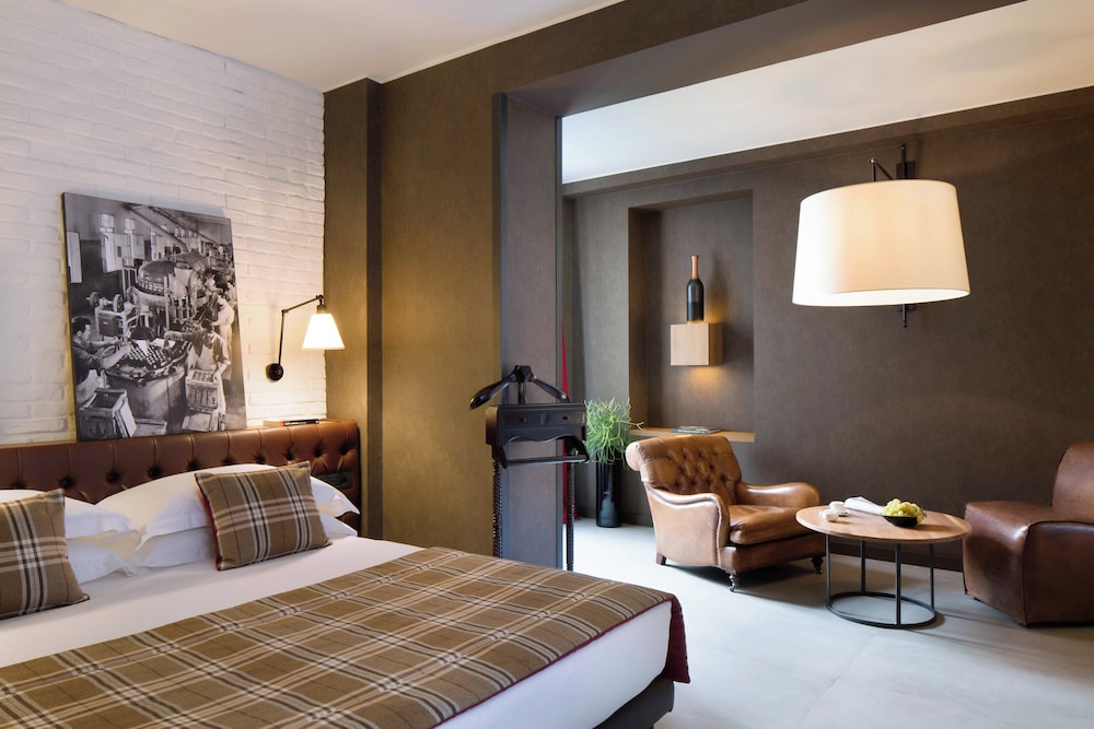 Starhotels Business Palace — Hotel rooms in Milan, Lombardy