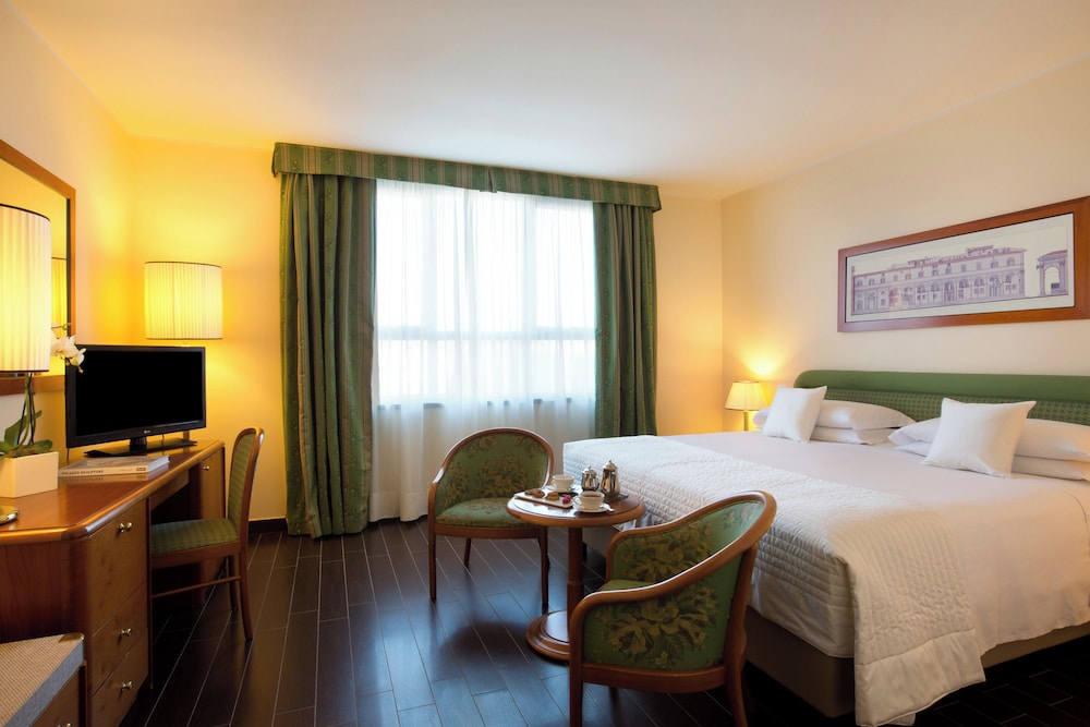 Starhotels Business Palace — Hotel rooms in Milan, Lombardy