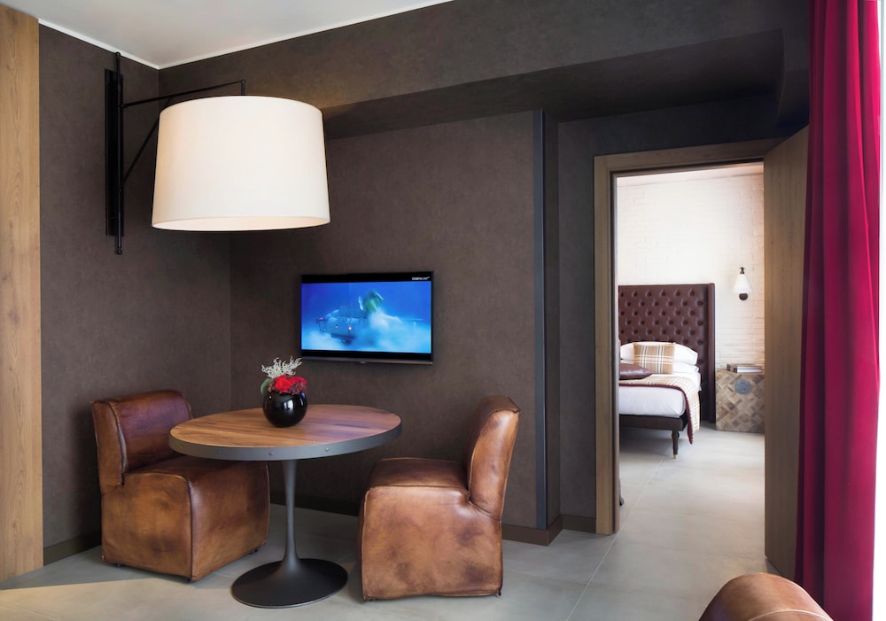 Starhotels Business Palace — Hotel rooms in Milan, Lombardy