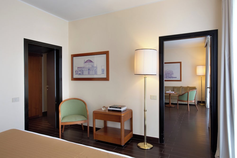 Starhotels Business Palace — Hotel rooms in Milan, Lombardy