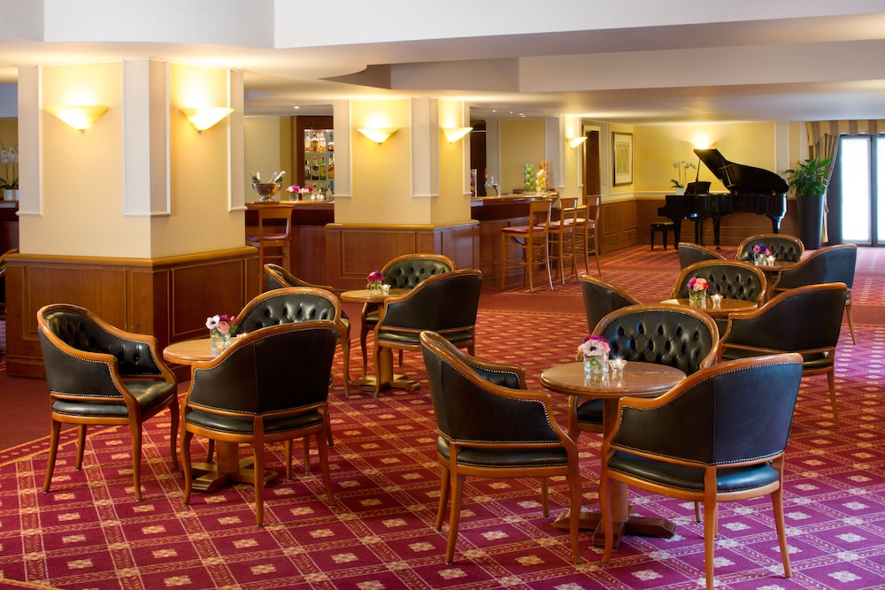 Starhotels Business Palace — Restaurant & bars in Milan, Lombardy