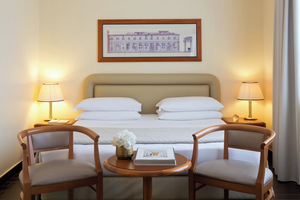 Starhotels Business Palace — Hotel rooms in Milan, Lombardy