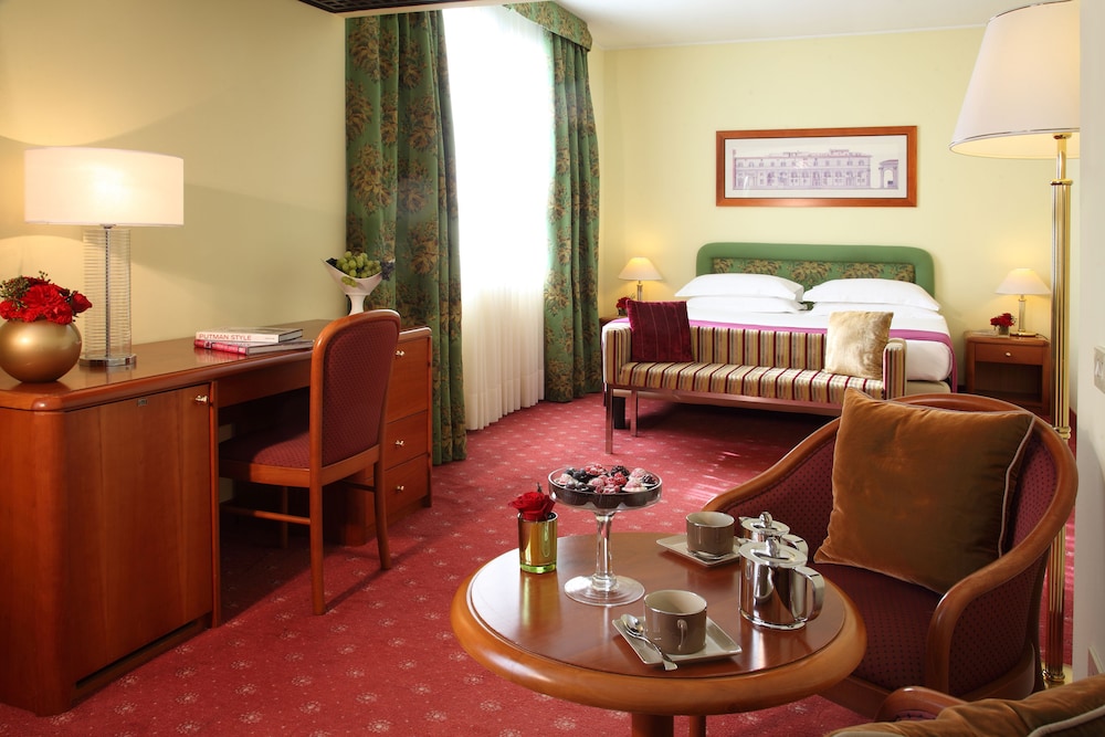 Starhotels Business Palace — Hotel rooms in Milan, Lombardy