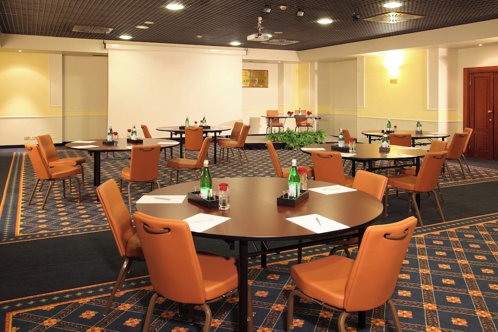 Starhotels Business Palace — Restaurant & bars in Milan, Lombardy