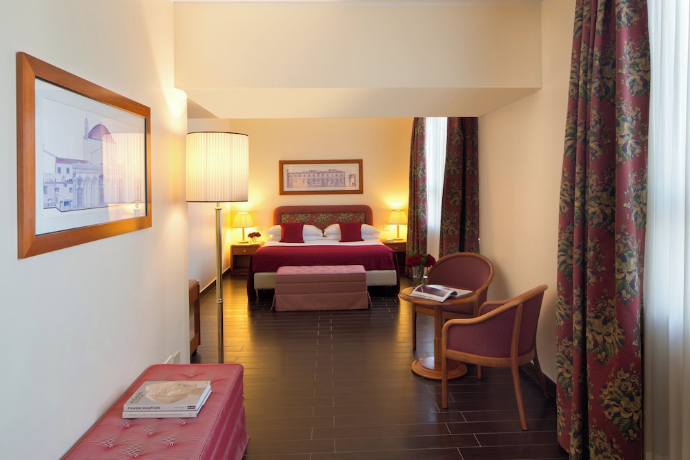Starhotels Business Palace — Hotel rooms in Milan, Lombardy