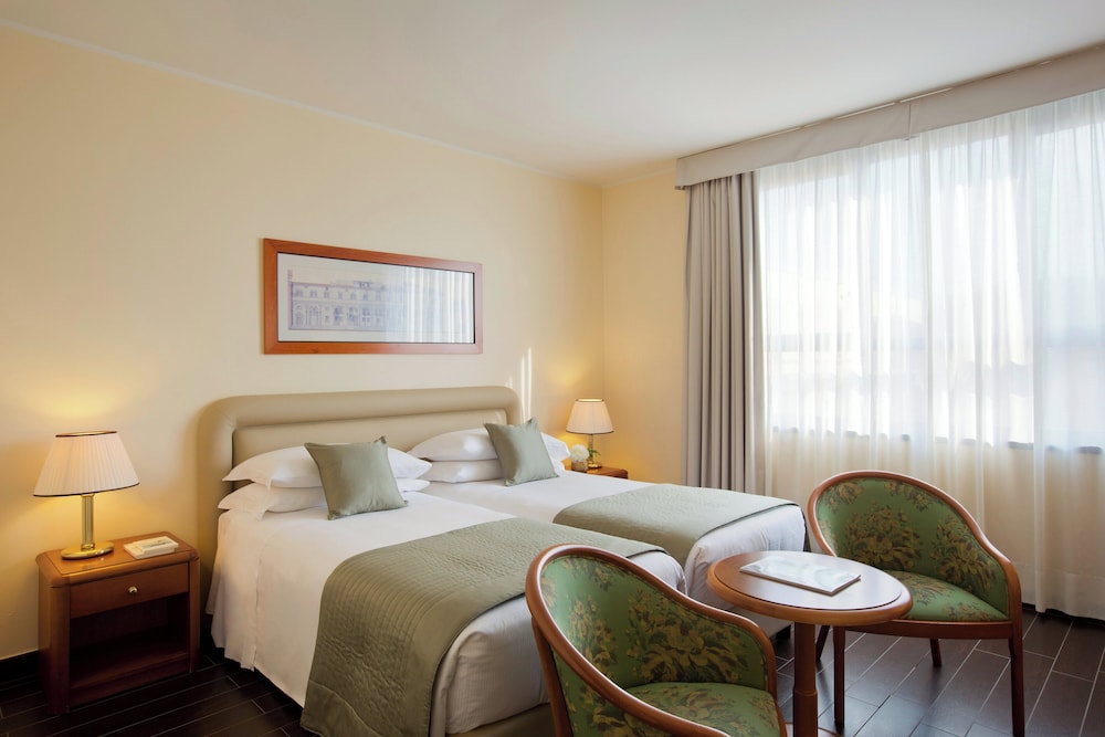 Starhotels Business Palace — Hotel rooms in Milan, Lombardy