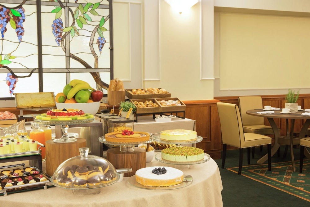 Starhotels Business Palace — Restaurant & bars in Milan, Lombardy