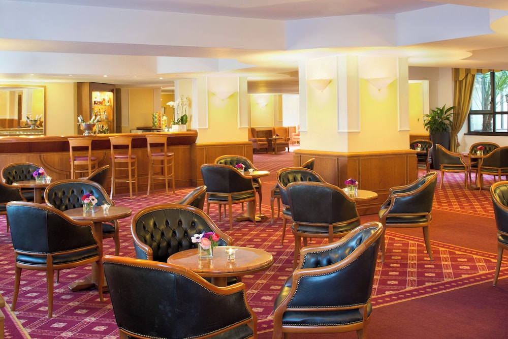 Starhotels Business Palace — Restaurant & bars in Milan, Lombardy