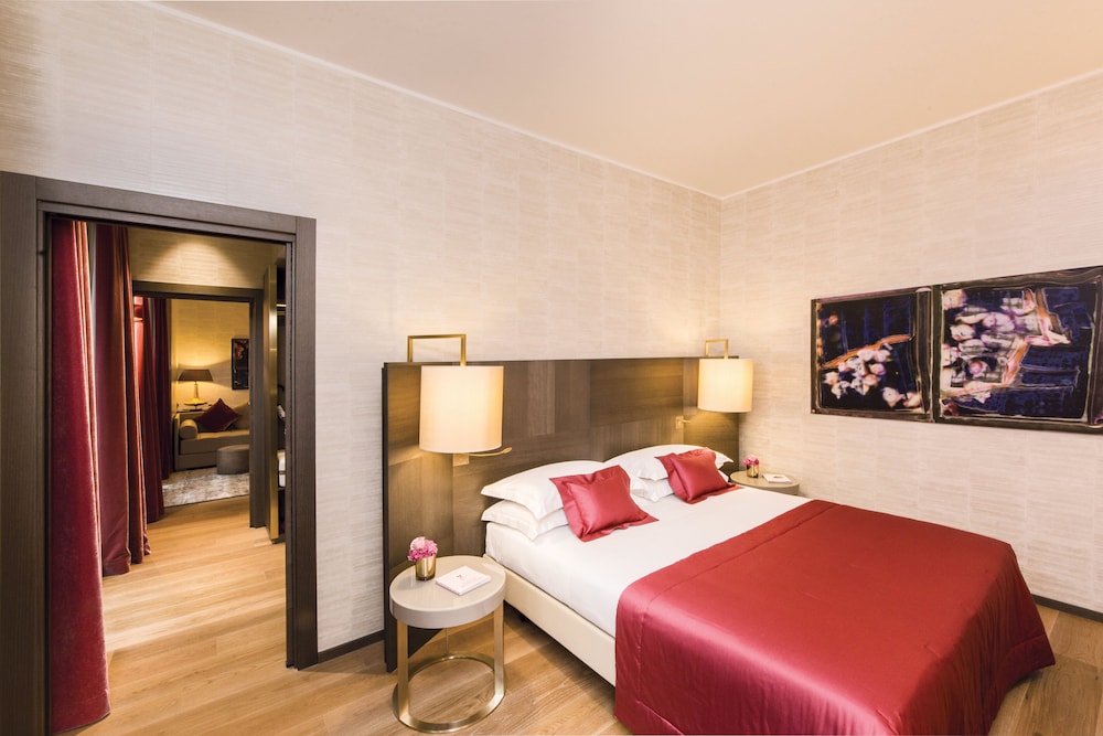 Rosa Grand Milano - Starhotels Collezione — Hotel rooms in Milan, Lombardy