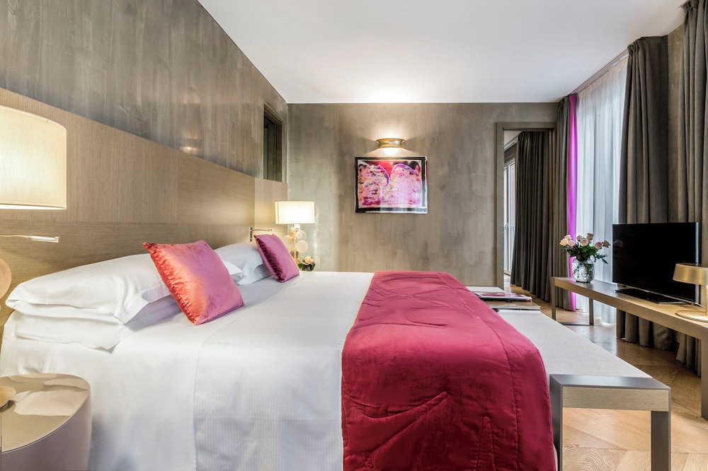 Rosa Grand Milano - Starhotels Collezione — Hotel rooms in Milan, Lombardy