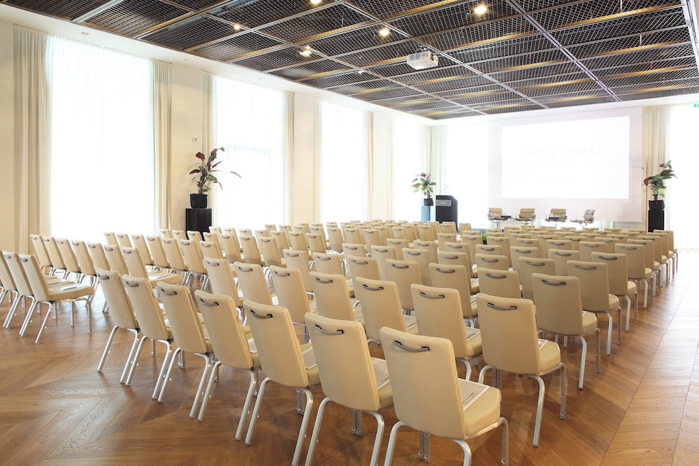 Rosa Grand Milano - Starhotels Collezione — Hotel building in Milan, Lombardy