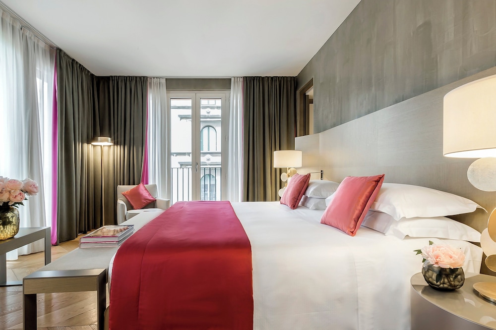 Rosa Grand Milano - Starhotels Collezione — Hotel rooms in Milan, Lombardy