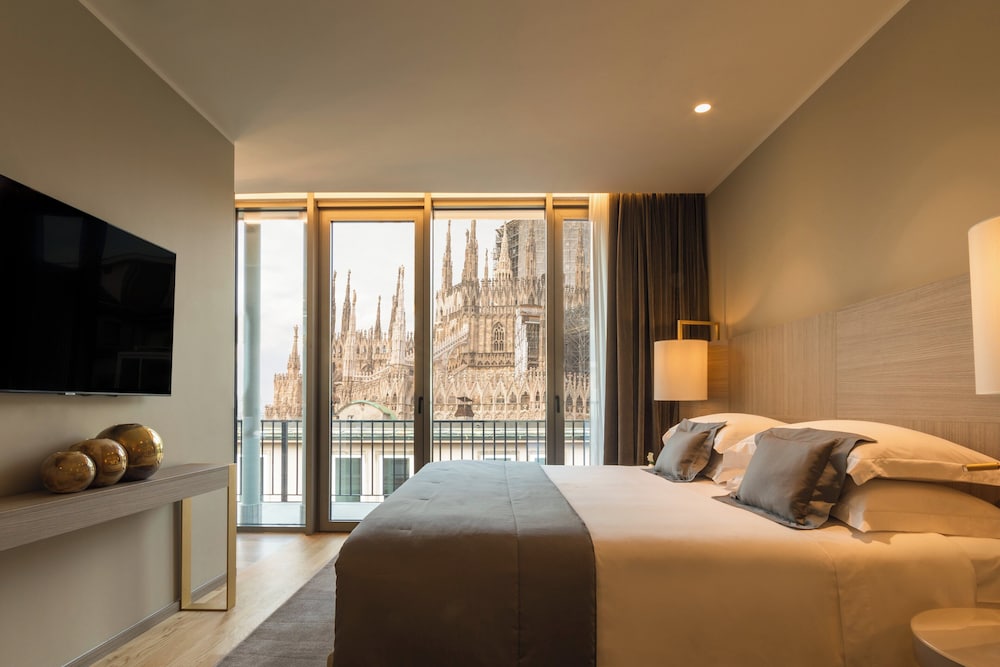 Rosa Grand Milano - Starhotels Collezione — Hotel rooms in Milan, Lombardy