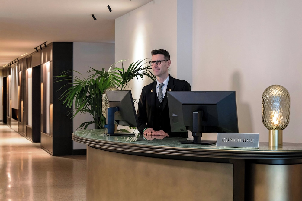 Rosa Grand Milano - Starhotels Collezione — Hotel building in Milan, Lombardy