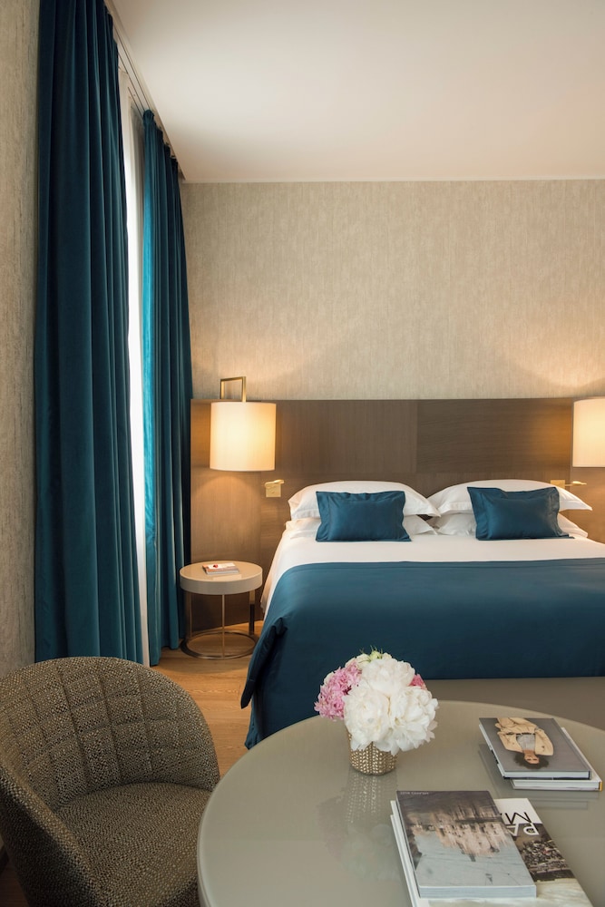 Rosa Grand Milano - Starhotels Collezione — Hotel rooms in Milan, Lombardy