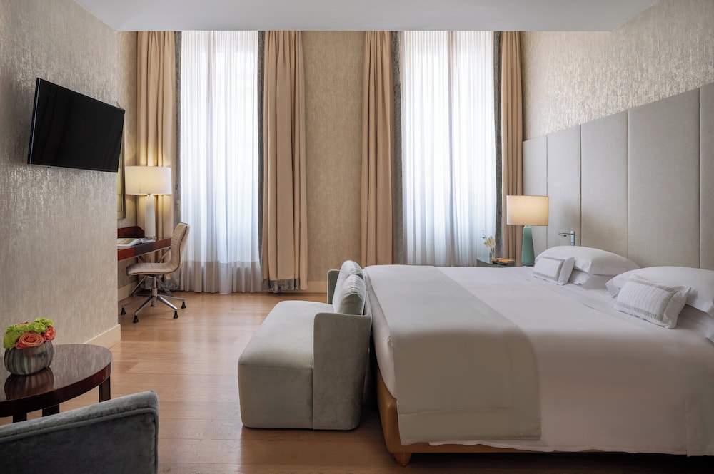 Rosa Grand Milano - Starhotels Collezione — Hotel rooms in Milan, Lombardy