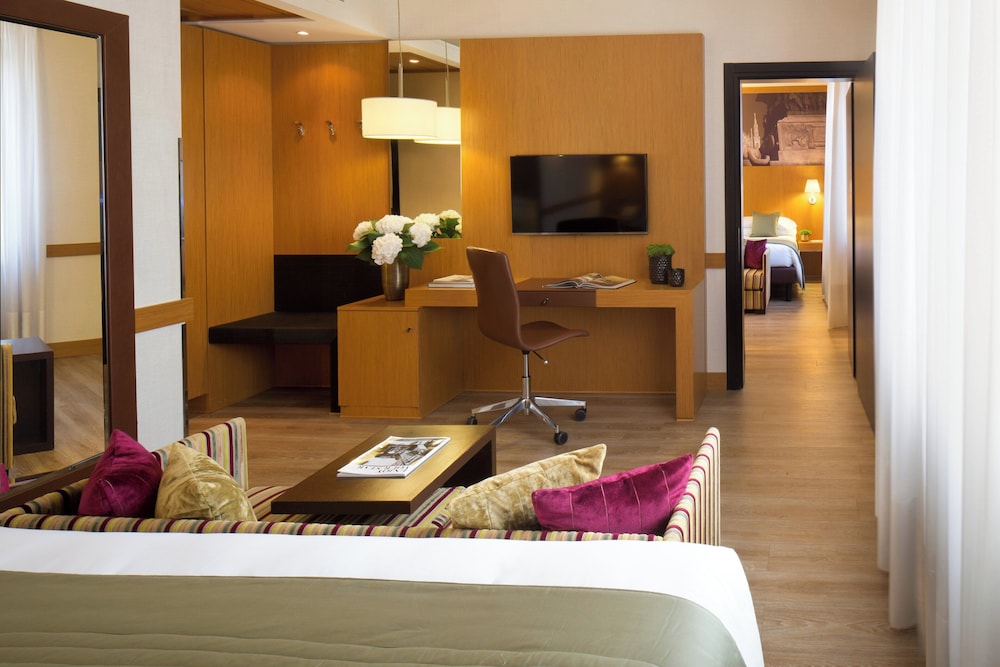 Starhotels Tourist — Hotel rooms in Milan, Lombardy