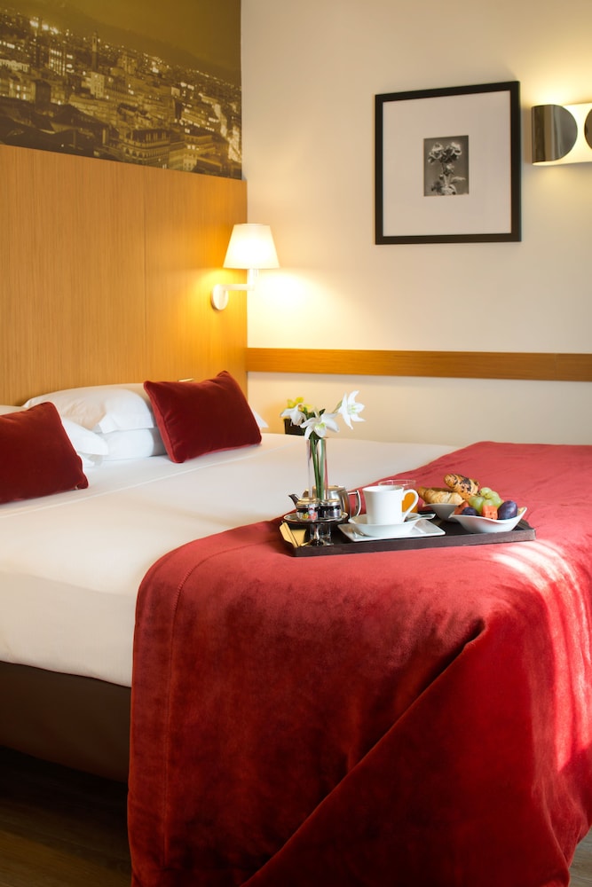 Starhotels Tourist — Hotel rooms in Milan, Lombardy