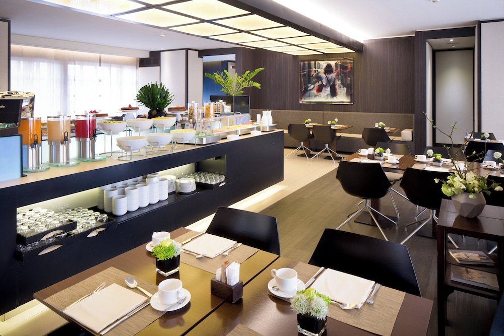 Starhotels Tourist — Restaurant & bars in Milan, Lombardy