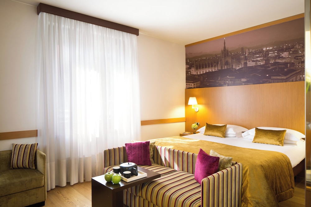 Starhotels Tourist — Hotel rooms in Milan, Lombardy