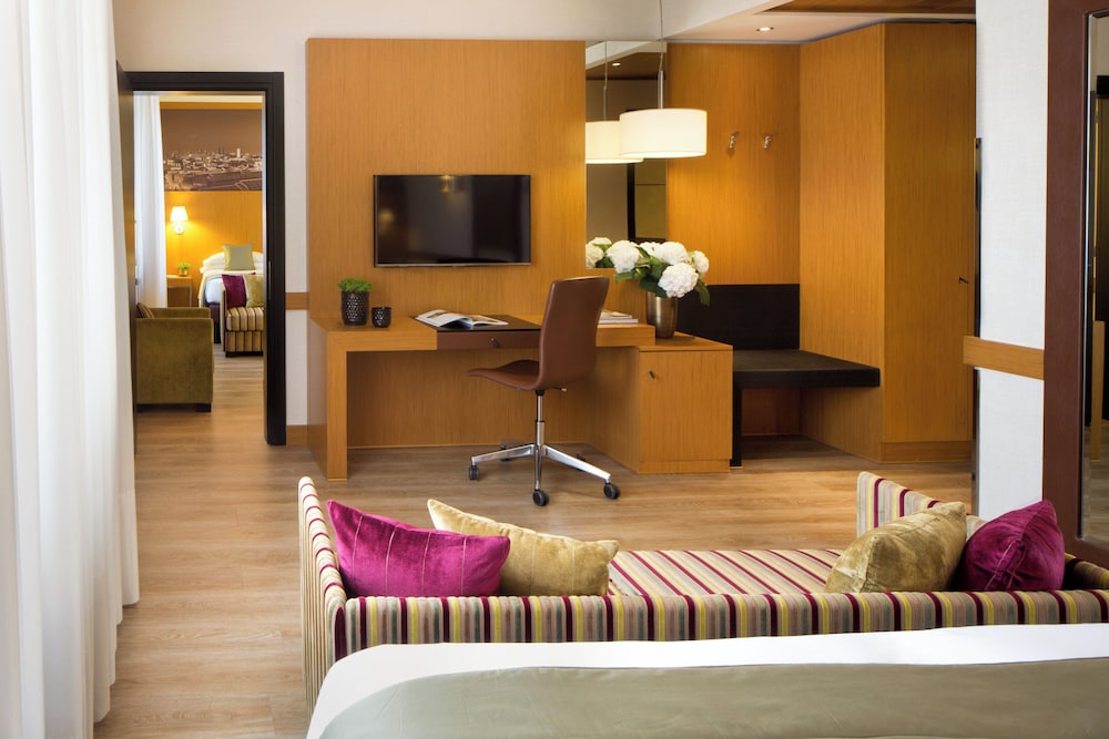 Starhotels Tourist — Hotel rooms in Milan, Lombardy