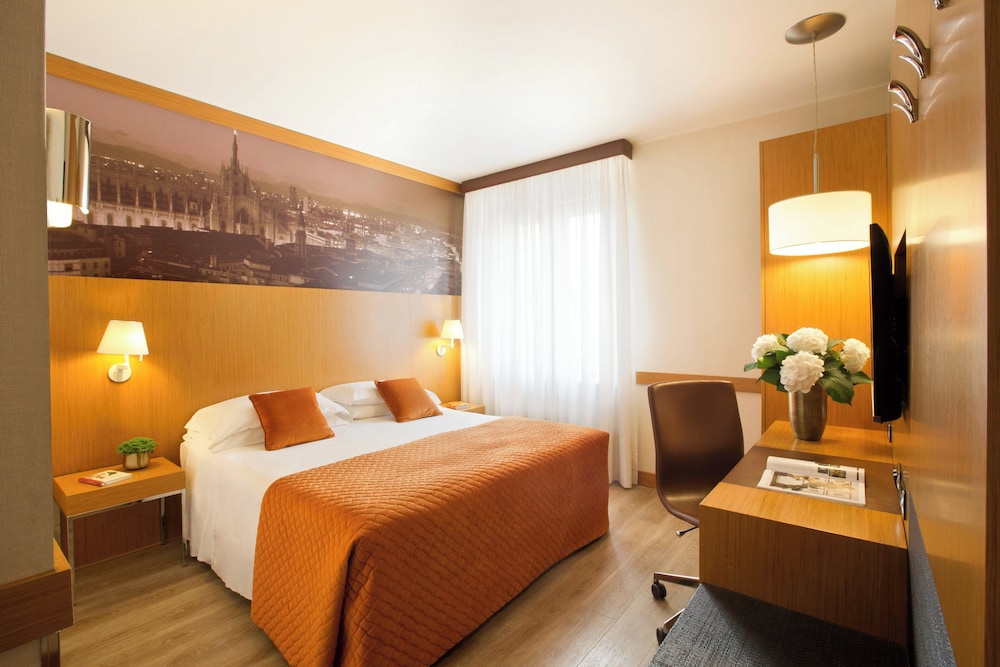 Starhotels Tourist — Hotel rooms in Milan, Lombardy