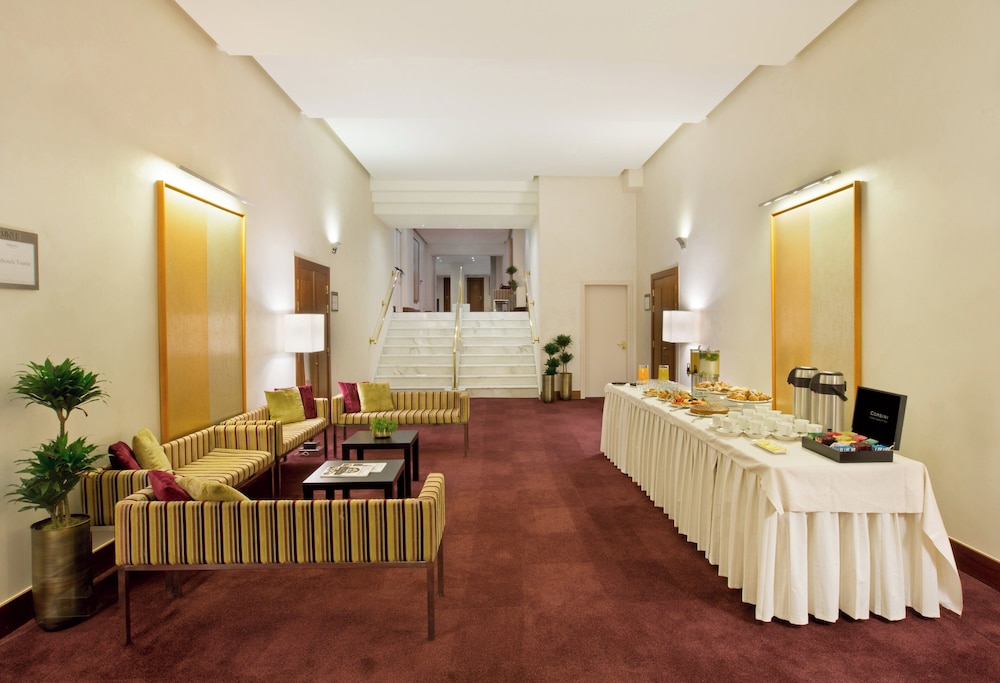 Starhotels Tourist — Hotel building in Milan, Lombardy