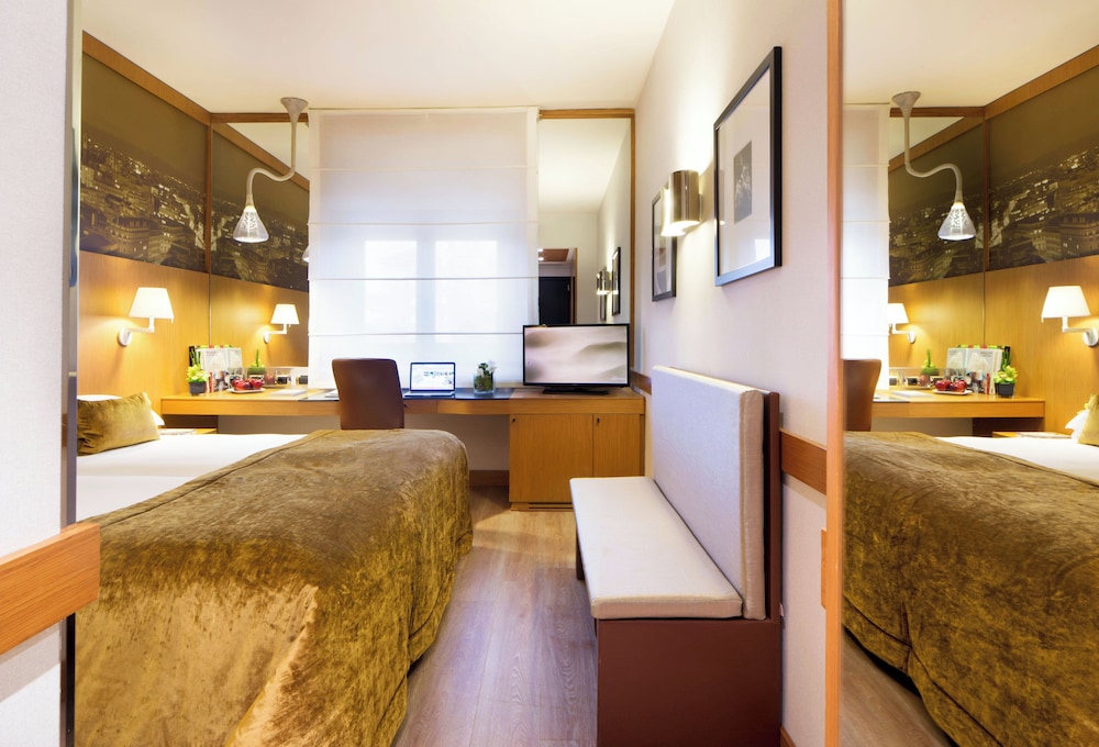 Starhotels Tourist — Hotel rooms in Milan, Lombardy