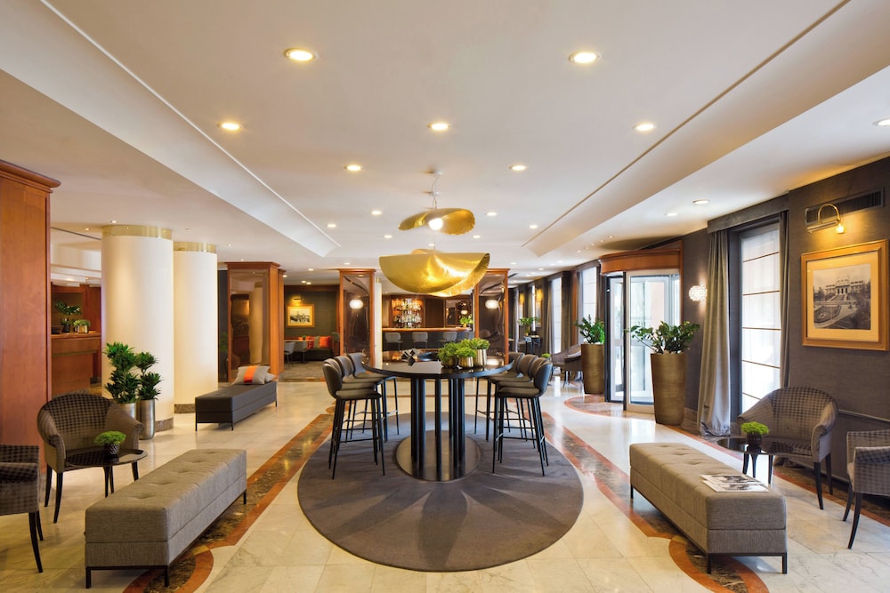 Starhotels Tourist — Restaurant & bars in Milan, Lombardy