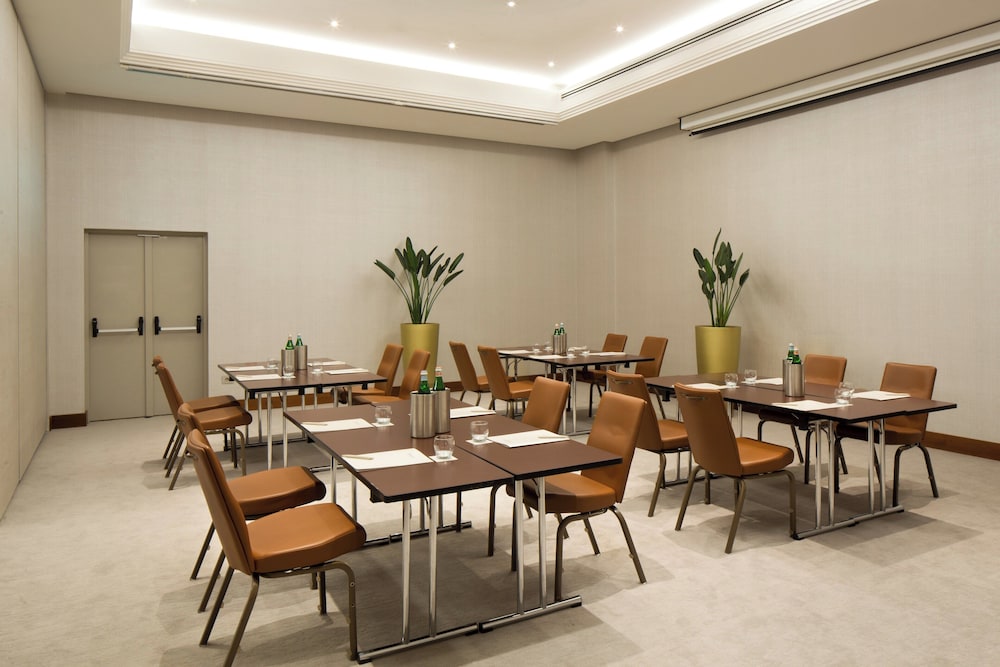 Starhotels Tourist — Restaurant & bars in Milan, Lombardy
