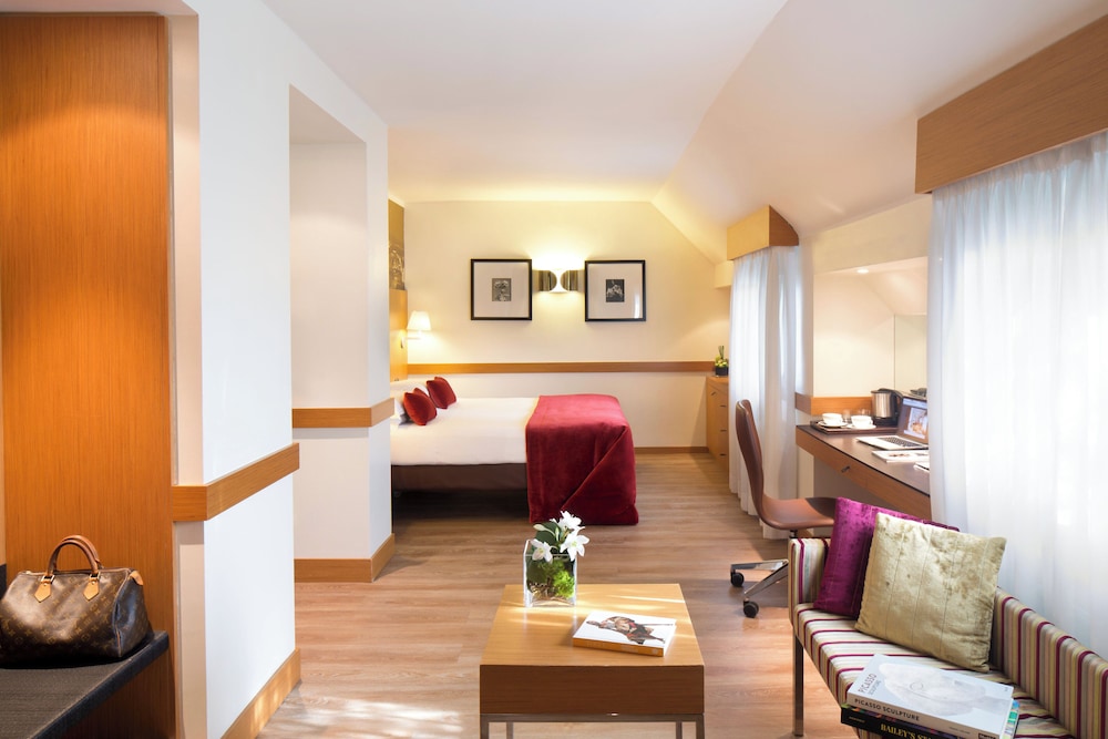 Starhotels Tourist — Hotel rooms in Milan, Lombardy