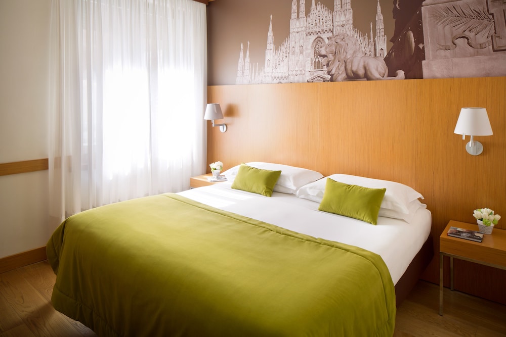 Starhotels Tourist — Hotel rooms in Milan, Lombardy