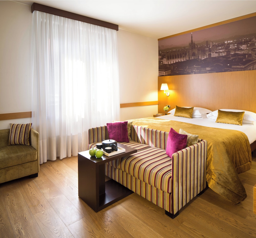 Starhotels Tourist — Hotel rooms in Milan, Lombardy