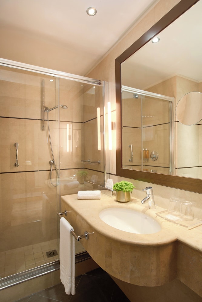 Starhotels Tourist — Hotel rooms in Milan, Lombardy