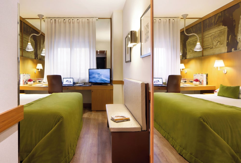 Starhotels Tourist — Hotel rooms in Milan, Lombardy