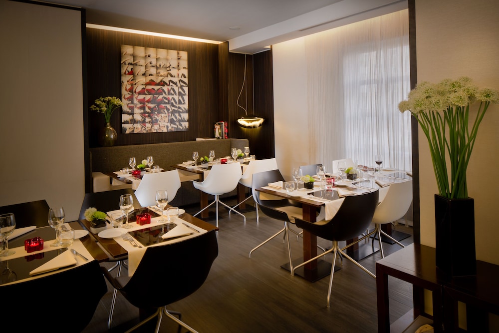 Starhotels Tourist — Restaurant & bars in Milan, Lombardy