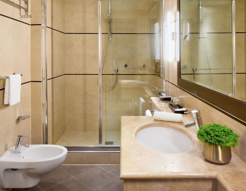 Starhotels Tourist — Hotel rooms in Milan, Lombardy