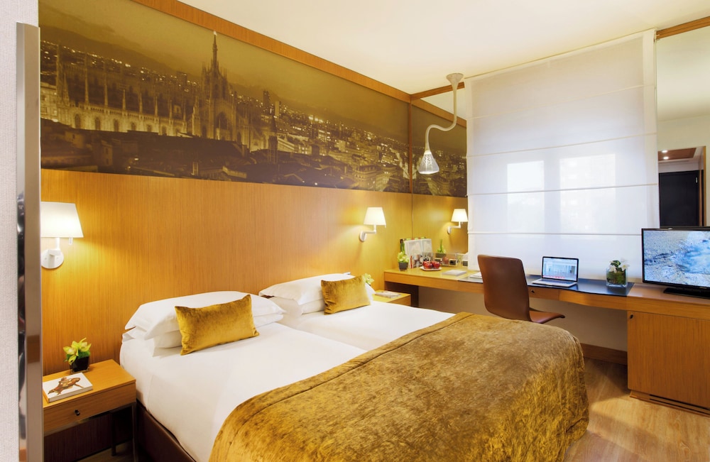 Starhotels Tourist — Hotel rooms in Milan, Lombardy