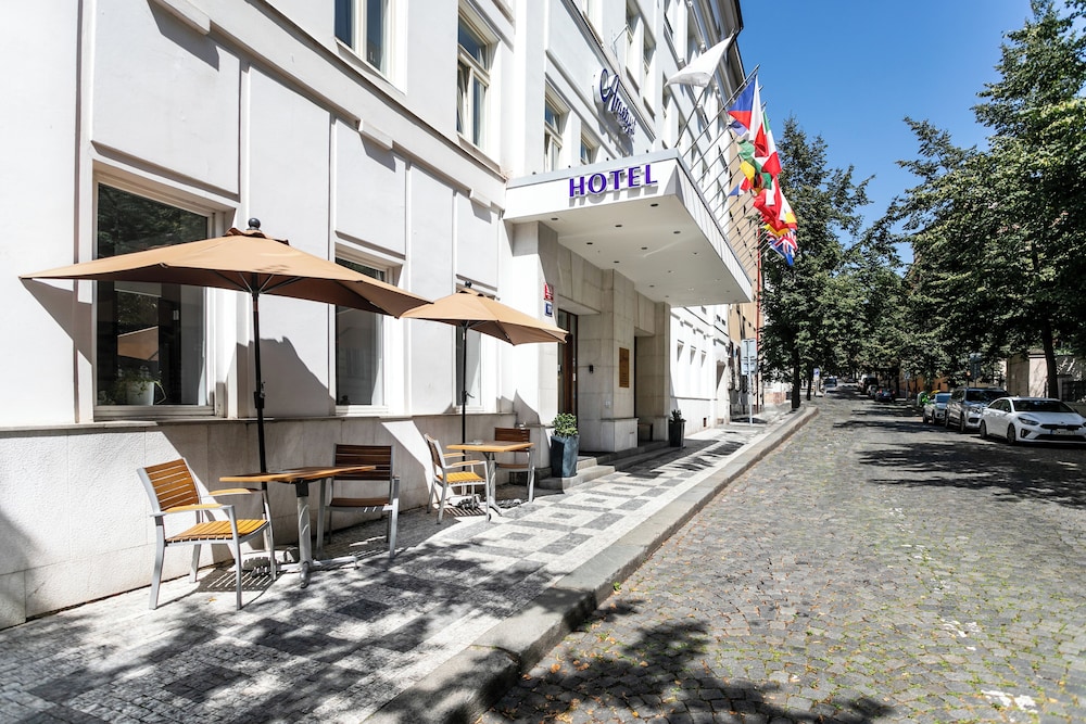 Hotel Ametyst — Hotel building in Prague, Prague
