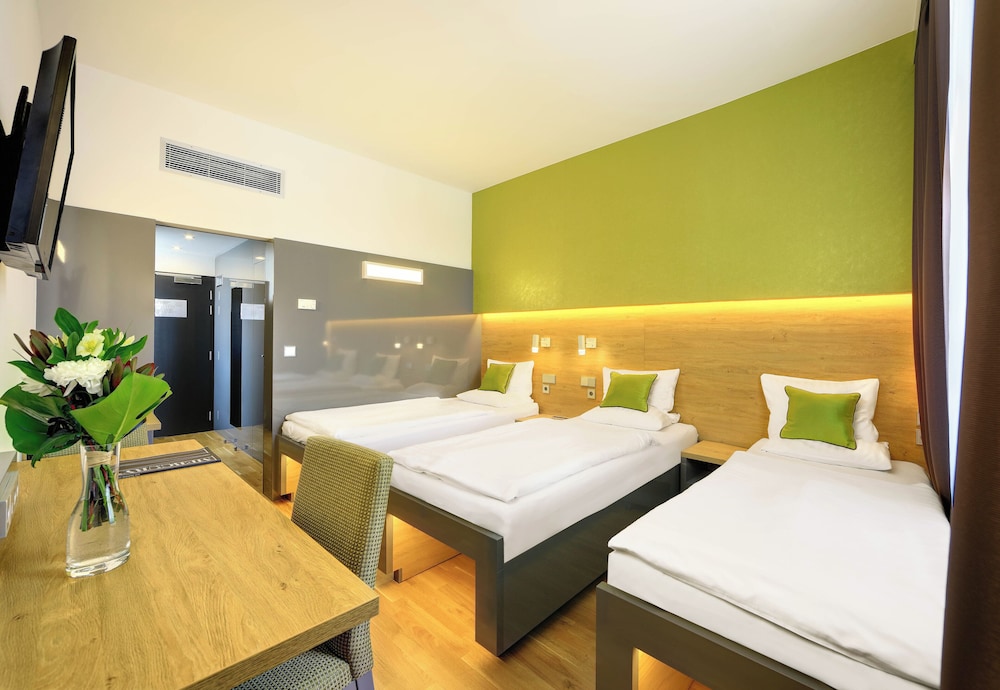 Hotel Ametyst — Hotel rooms in Prague, Prague