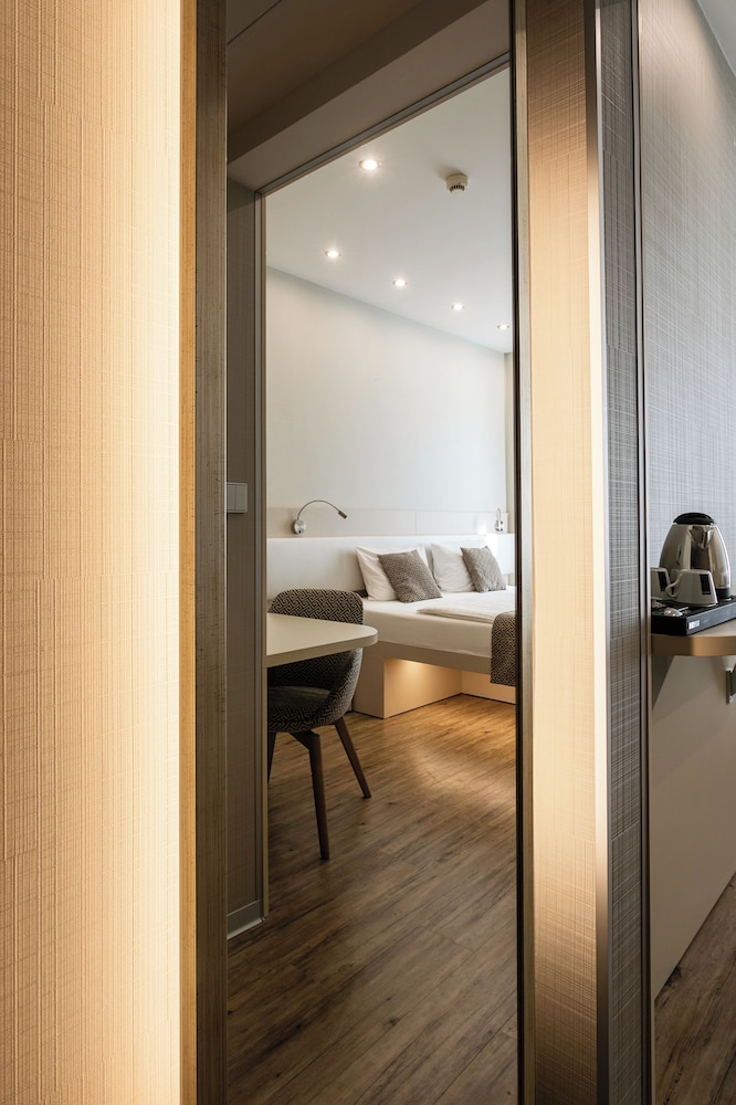 Hotel Ametyst — Hotel rooms in Prague, Prague